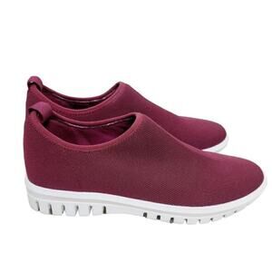 Blondo Sneaker Womens Size 8 Burgundy Red Knit Pull On Waterproof Shoes